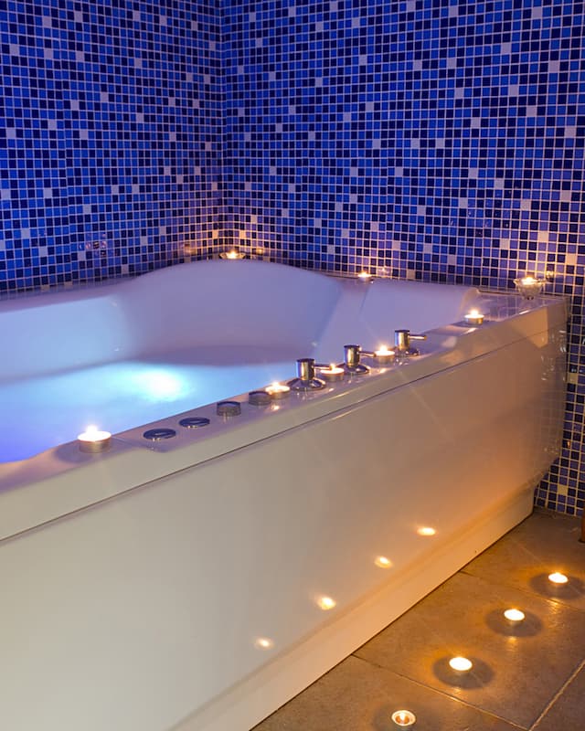 Baño de hidromasaje - Hotel Xauen Montanejos (2)